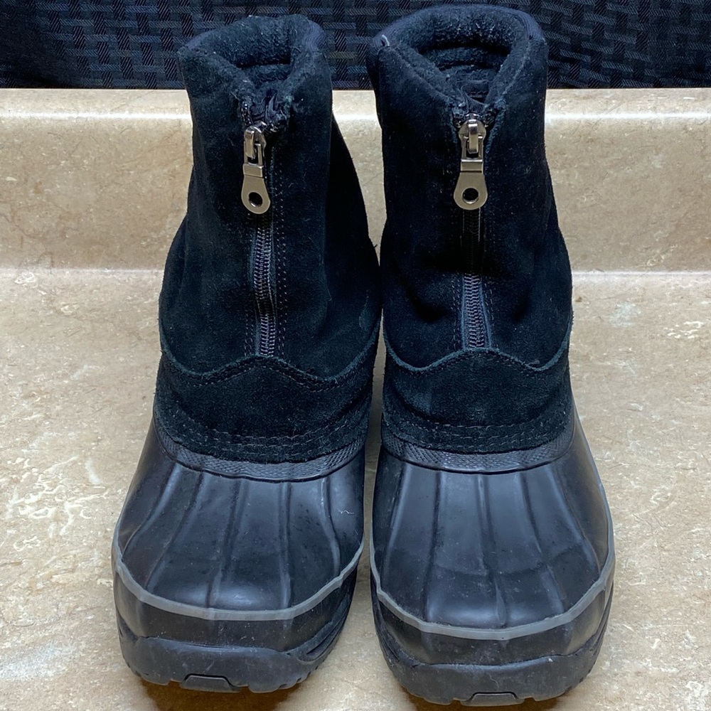 Bass Snow Boots Womens sz 8 black duck